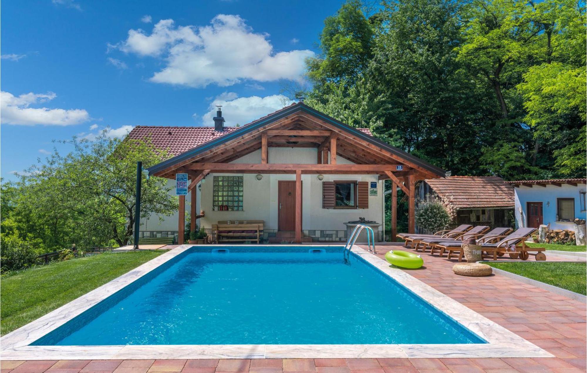 Beautiful Home In Sv,Martin Na Muri With Jacuzzi Свети Мартин на Мури Екстериор снимка