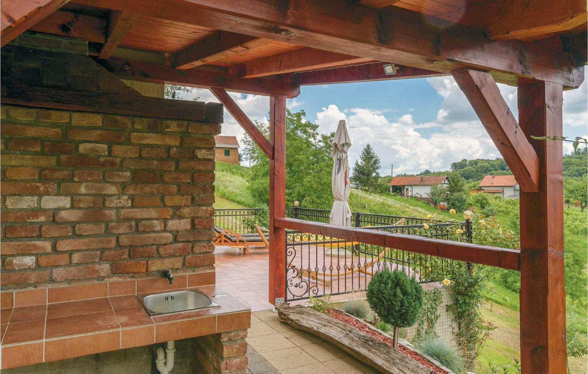 Beautiful Home In Sv,Martin Na Muri With Jacuzzi Свети Мартин на Мури Екстериор снимка