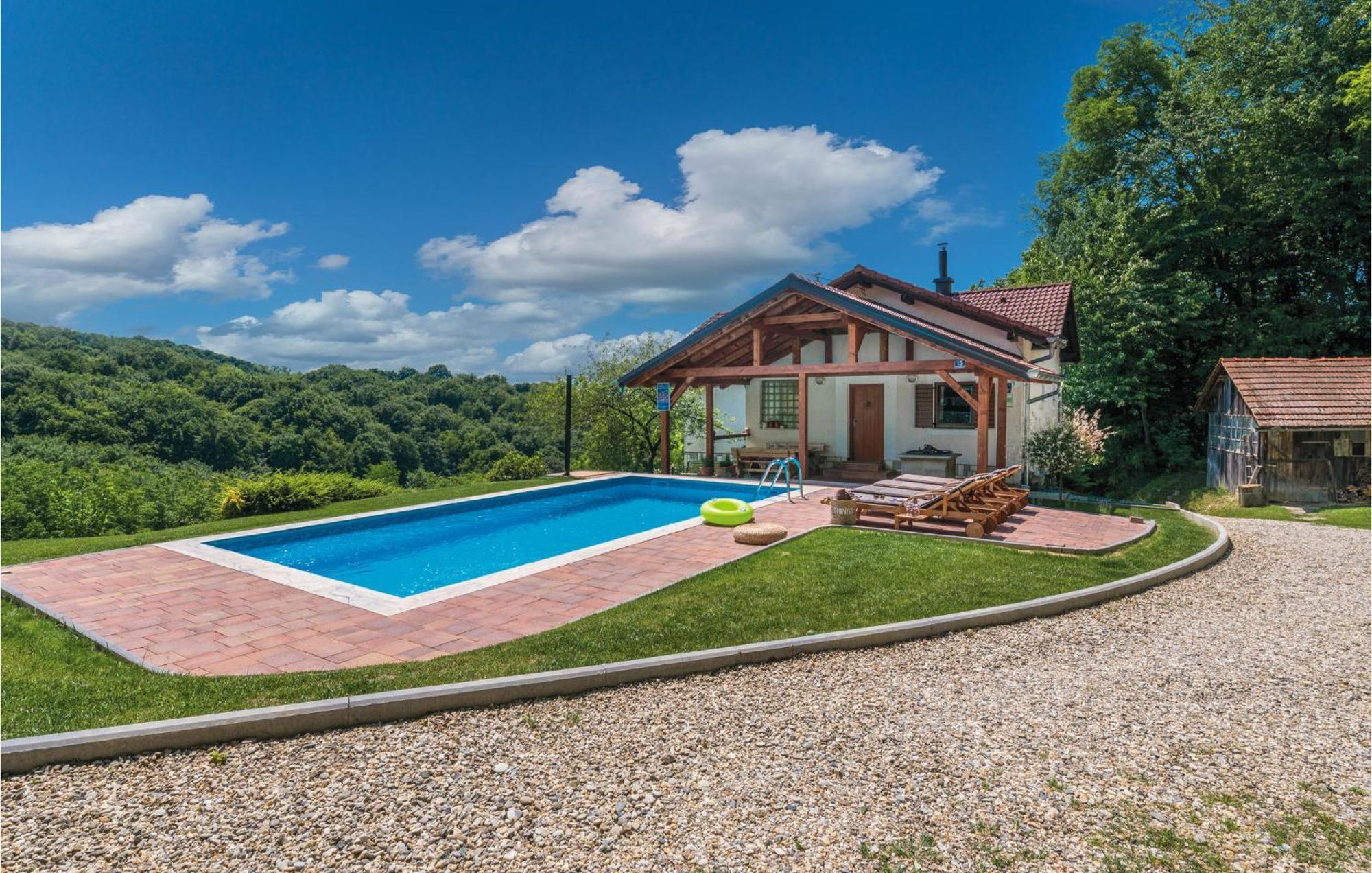 Beautiful Home In Sv,Martin Na Muri With Jacuzzi Свети Мартин на Мури Екстериор снимка