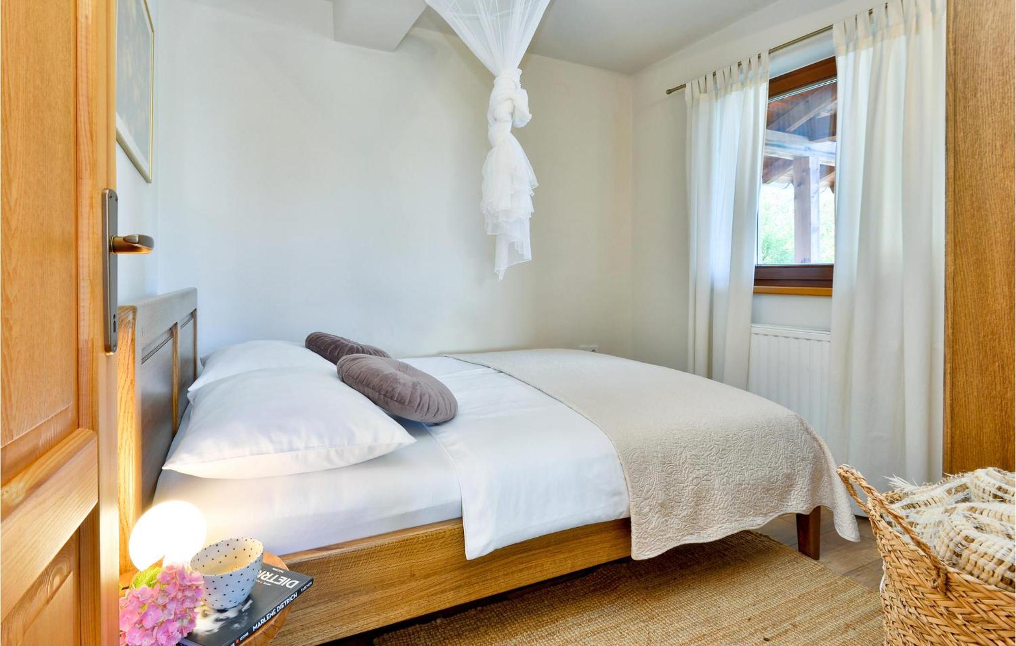 Beautiful Home In Sv,Martin Na Muri With Jacuzzi Свети Мартин на Мури Екстериор снимка