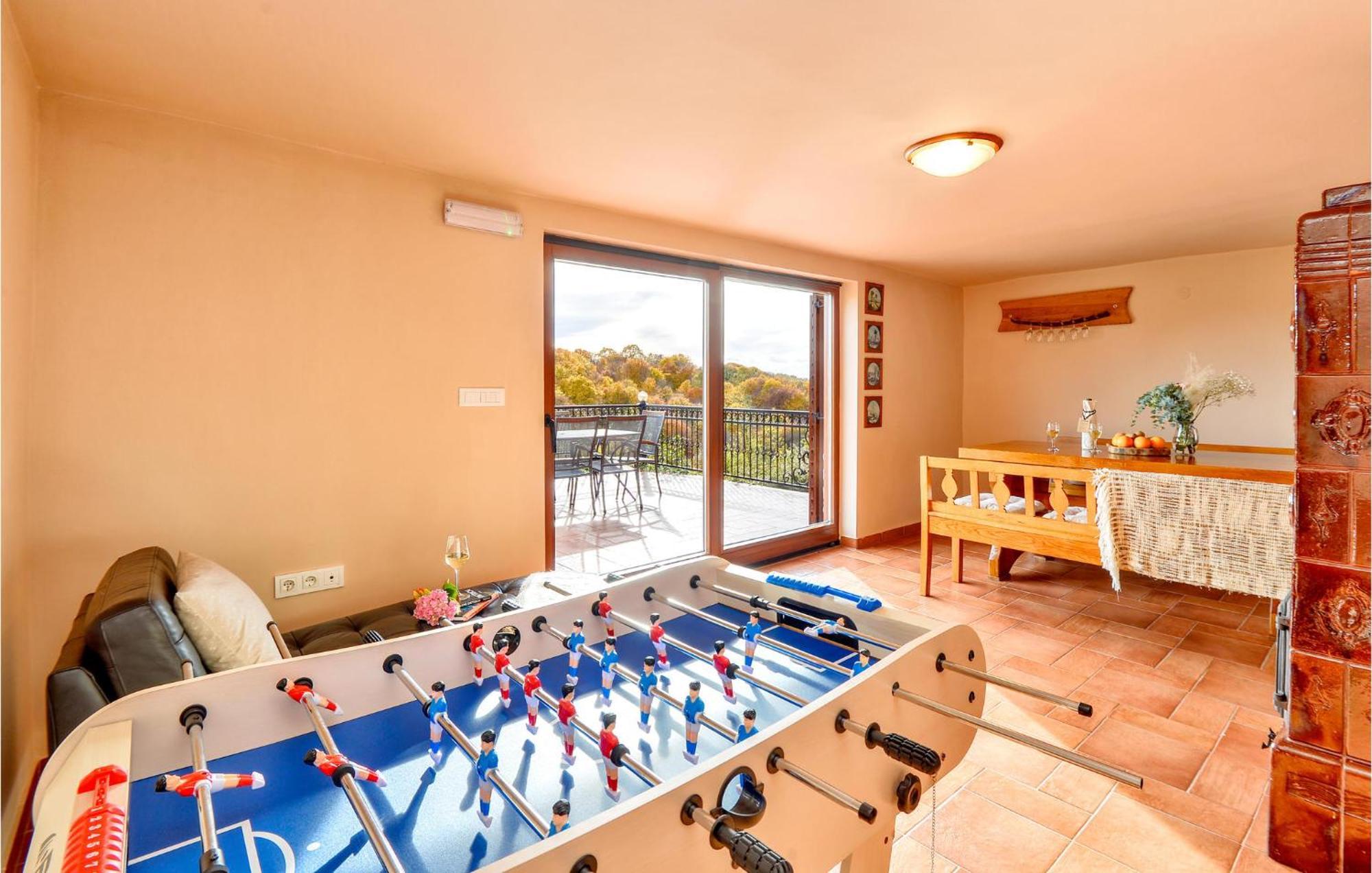 Beautiful Home In Sv,Martin Na Muri With Jacuzzi Свети Мартин на Мури Екстериор снимка
