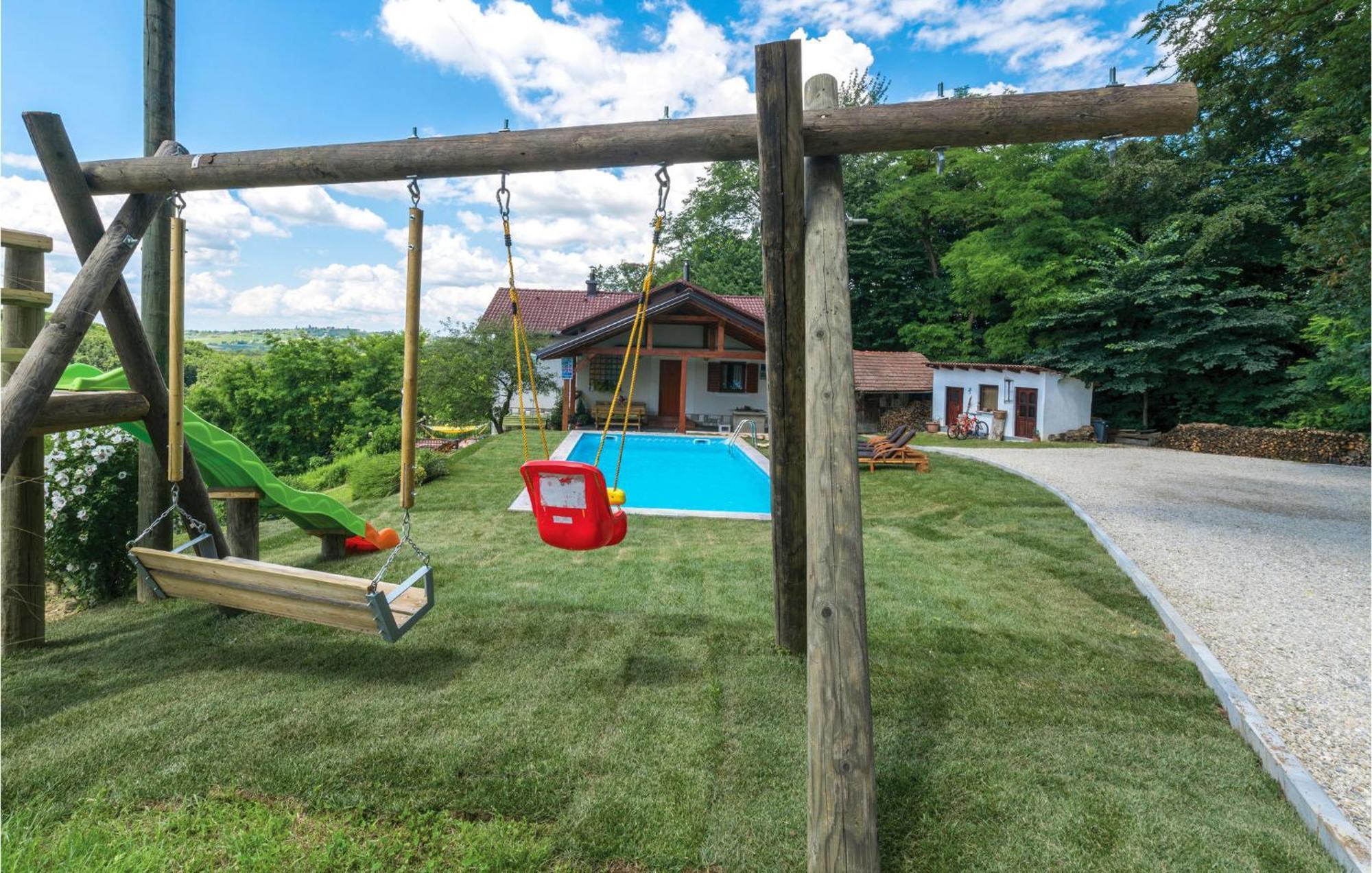 Beautiful Home In Sv,Martin Na Muri With Jacuzzi Свети Мартин на Мури Екстериор снимка