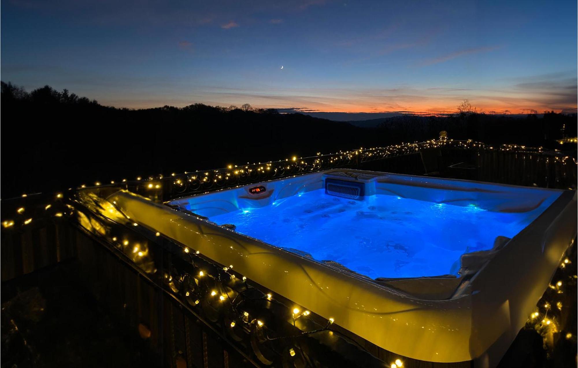 Beautiful Home In Sv,Martin Na Muri With Jacuzzi Свети Мартин на Мури Екстериор снимка